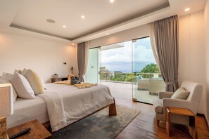 Villa, Balkon, Blick auf den Innenhof | Ausblick vom Zimmer