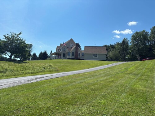 Great 5-bedroom estate with inground pool, ten acres at the base of Adirondacks