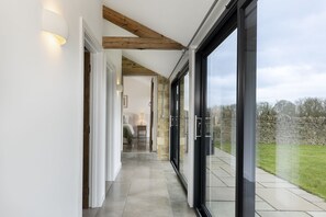Interior - The Cattle Shed -  Dog friendly barn with a relaxing sauna and cold plunge (Windrush)