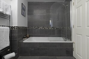 Hair dryer - The Loft - beautiful dog friendly apartment (Stow-on-the-Wold)