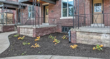 Midtown Apartment 4 Minutes from the College World Series!