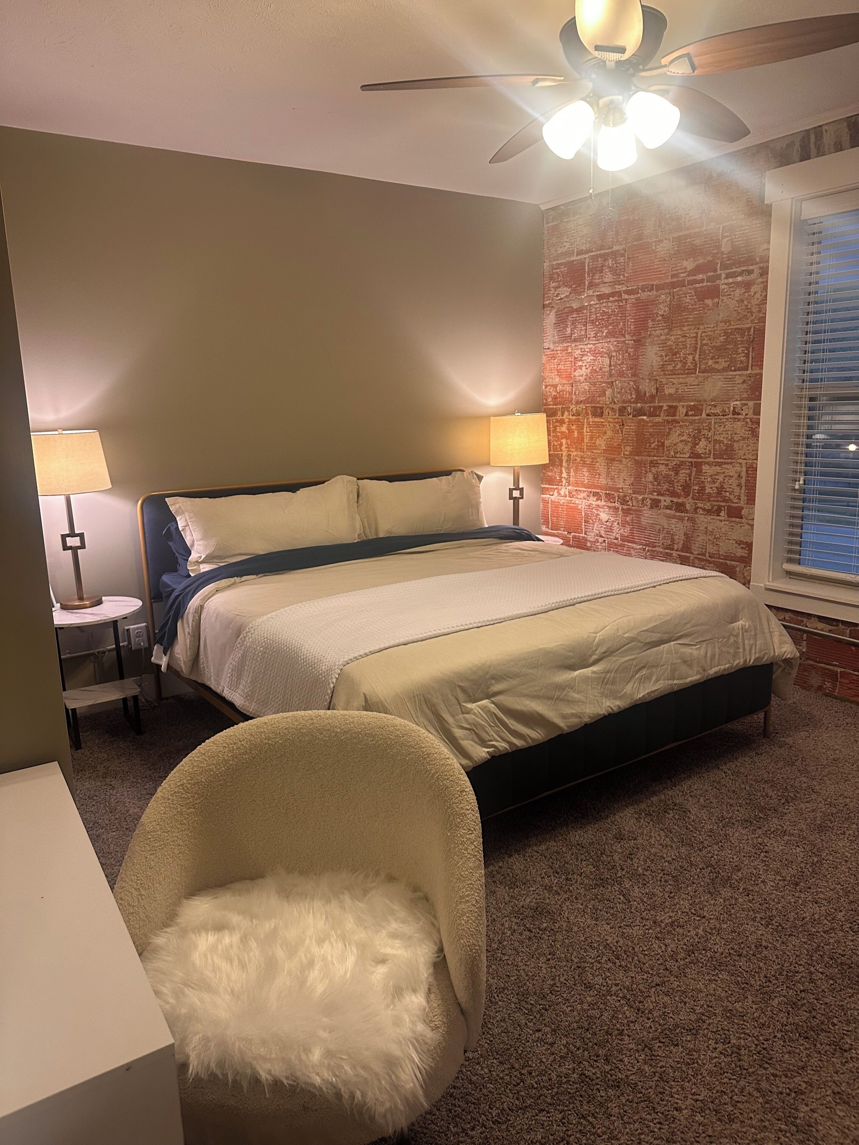 2 bedrooms, iron/ironing board, WiFi, bed sheets