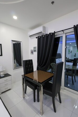 Dining - Kandy Haven - Studio Type Unit (Angeles City)
