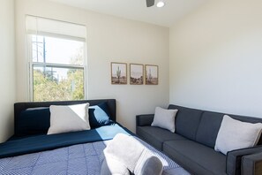 Interior - Best Walkable East Side DT Modern 5BR Home Stay (Austin)