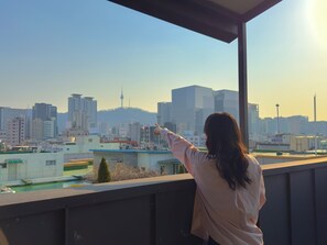 Family Quadruple Room, Balcony, City View | Property grounds - elim hostel (Jung-gu,)