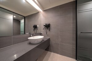 Standard Double Room | Bathroom - Levento Hotel (Gwangmyeong)