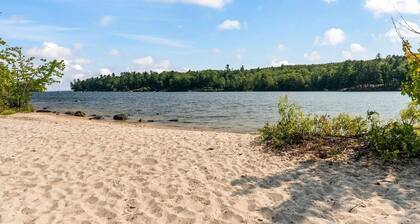 Spacious Naples Retreat Near Sebago