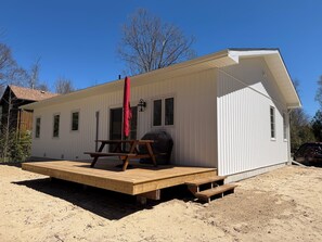 Outdoor dining - Brand New 2026 Country Cottage ! (Wiarton)