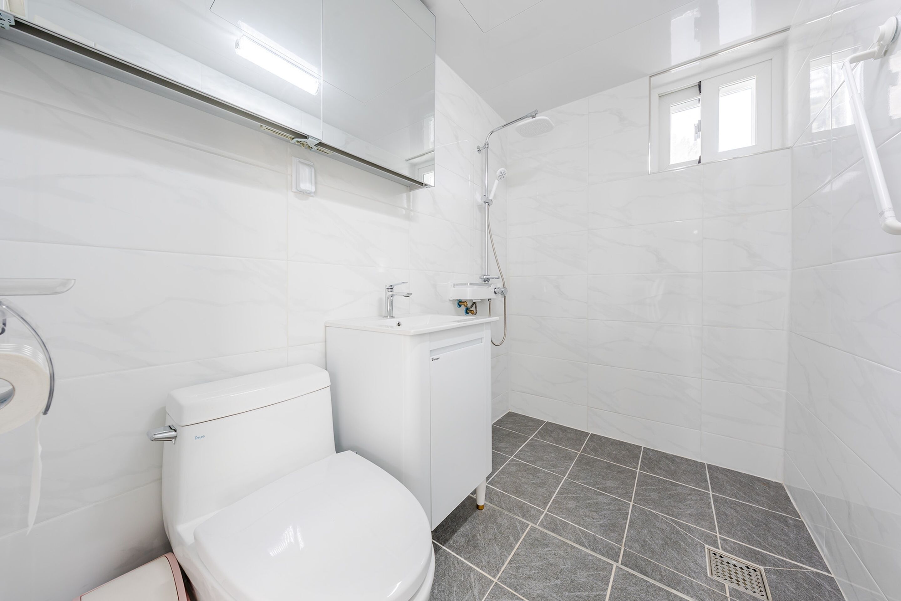 Basic Room, 2 Bedrooms (B (No pets allowed)) | 2 bedrooms, free WiFi