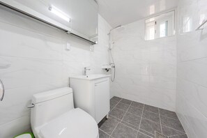 Basic Room, 2 Bedrooms (A (Pet friendly)) | 2 bedrooms, free WiFi