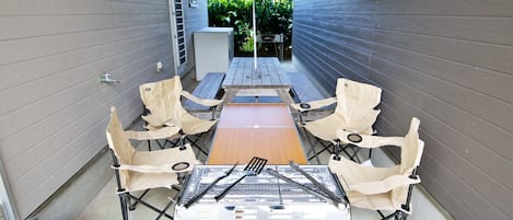 Apartment | Outdoor dining