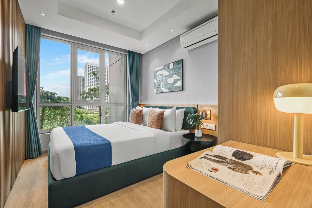 Apartment, 1 Bedroom, City View | Desk, laptop workspace, iron/ironing board, free WiFi