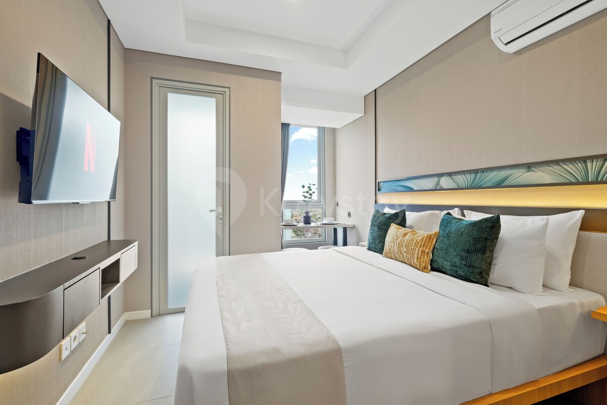 Apartment, 1 Bedroom, City View | Desk, laptop workspace, iron/ironing board, free WiFi