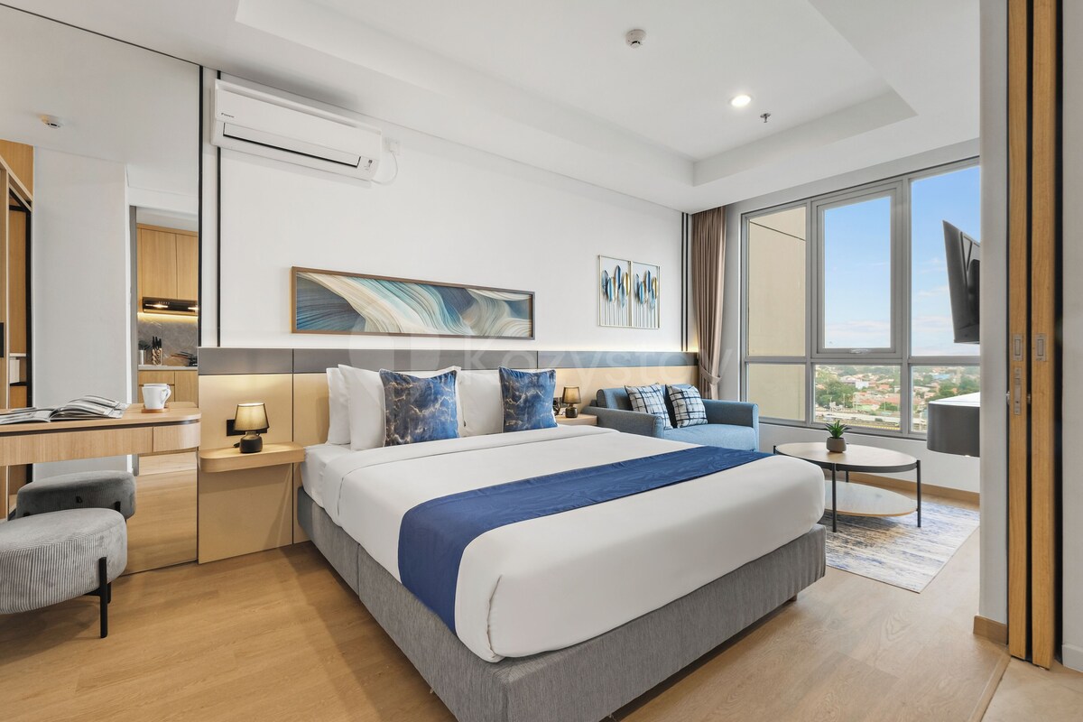 Apartment, 1 Bedroom, City View | Desk, laptop workspace, iron/ironing board, free WiFi