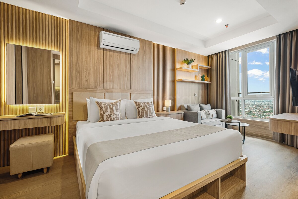 Apartment, 1 Bedroom, City View | Desk, laptop workspace, iron/ironing board, free WiFi
