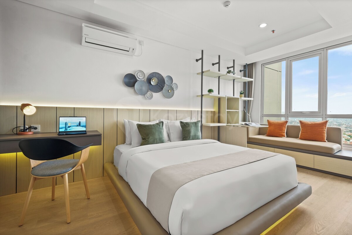 Apartment, 1 Bedroom, City View | Desk, laptop workspace, iron/ironing board, free WiFi