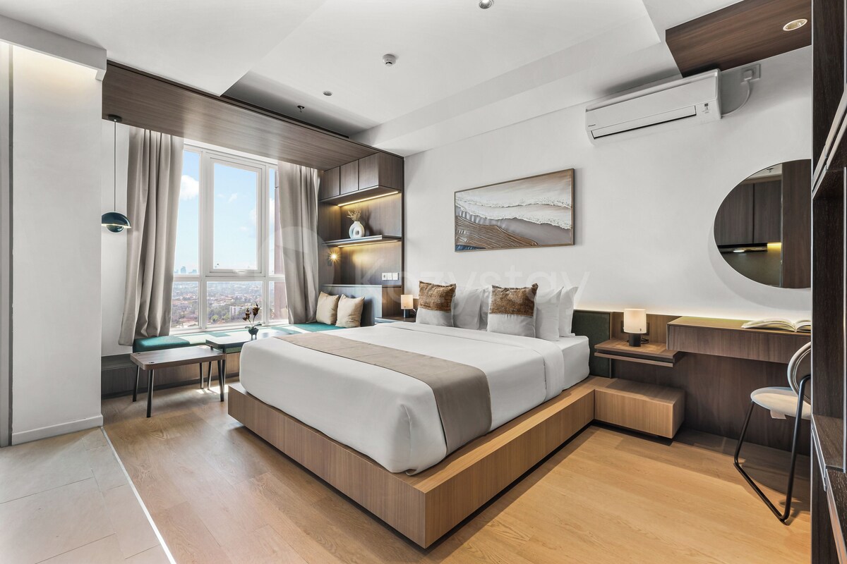 Apartment, 1 Bedroom, City View | Desk, laptop workspace, iron/ironing board, free WiFi