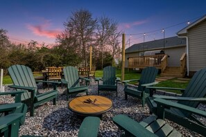Outdoor dining - The Vega Haven Retreat w/ Hot Tub, Sauna + Game Room - Sleeps 12 (Greer)
