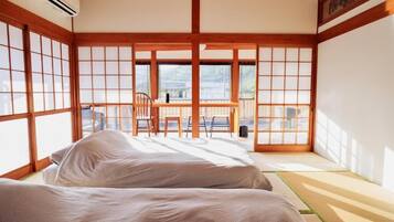 Vila, sacada, vista para o mar