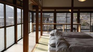 Villa, balkong, sjøutsikt