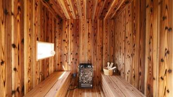 Villa, balkong, sjøutsikt | Badstue