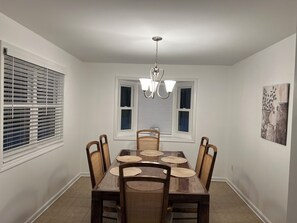 Dining - Welcoming 3-bedroom house in  Webster (Webster)