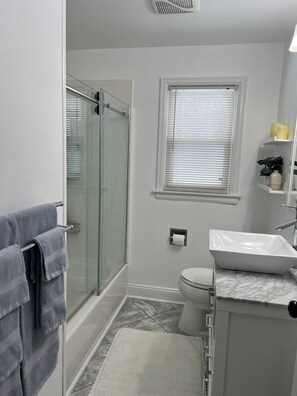 Bathroom - Welcoming 3-bedroom house in  Webster (Webster)