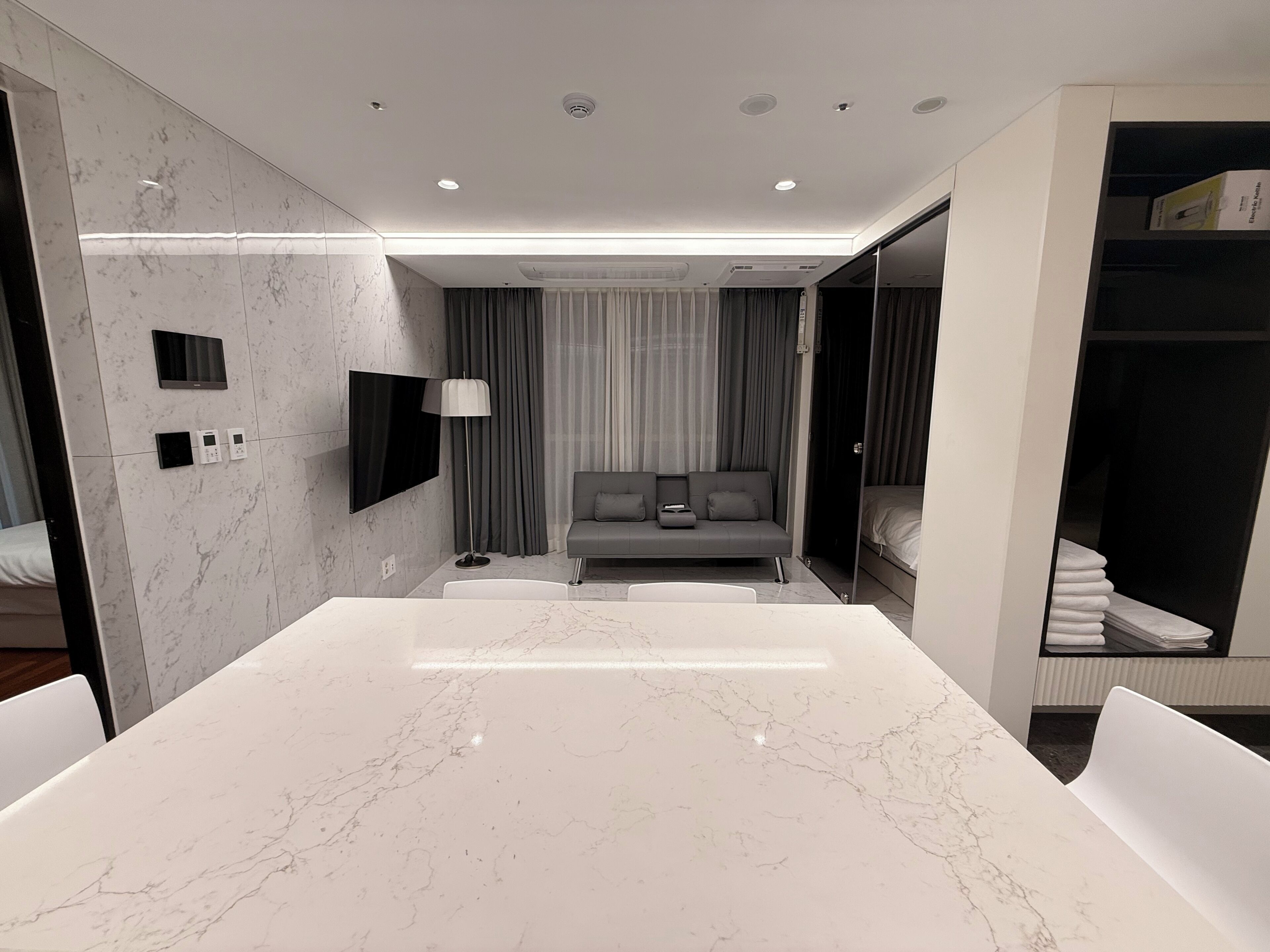 2 habitaciones, tabla de planchar con plancha y wifi 