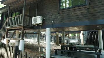 Cottage 3 - Studio with Loft, Smoking | Desk, free WiFi, bed sheets