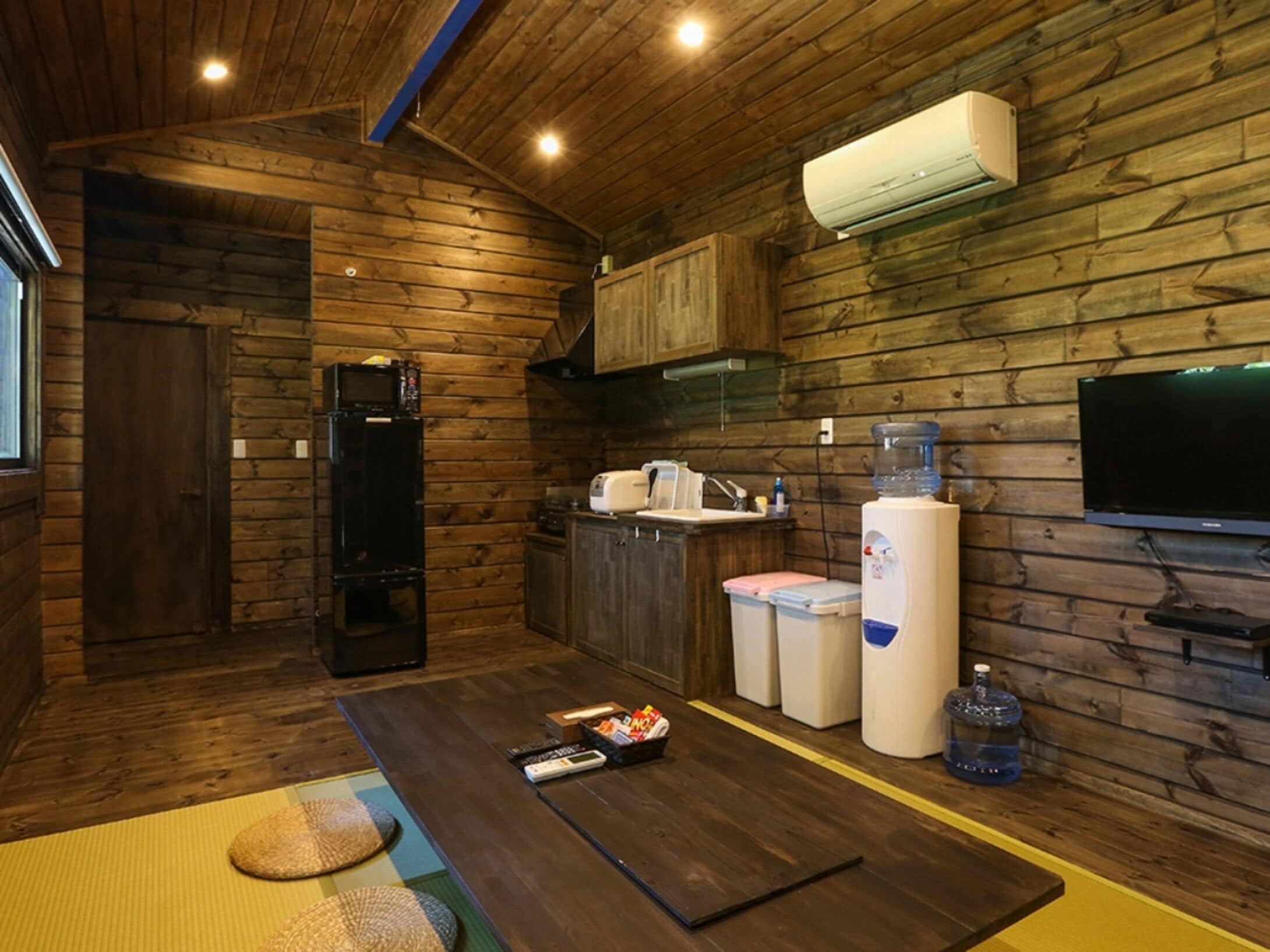 基本平房, 2 間臥室, 吸煙房, 花園景觀 (Cottage 4 - 2 Room Cottage with Loft) | 住宿內部
