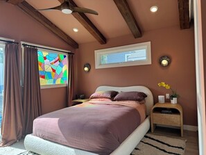 3 habitaciones, tabla de planchar con plancha, wifi y ropa de cama 