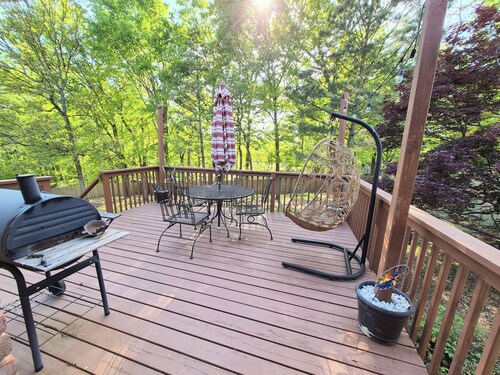 Awesome 3-bedroom house with an inviting deck