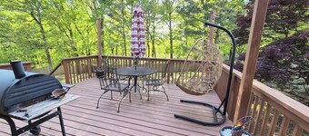 Awesome 3-bedroom house with an inviting deck