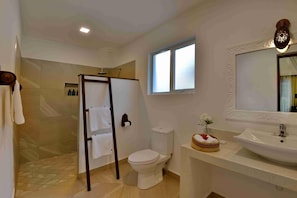 Bathroom - Mnarani Beach Club (Kilifi)