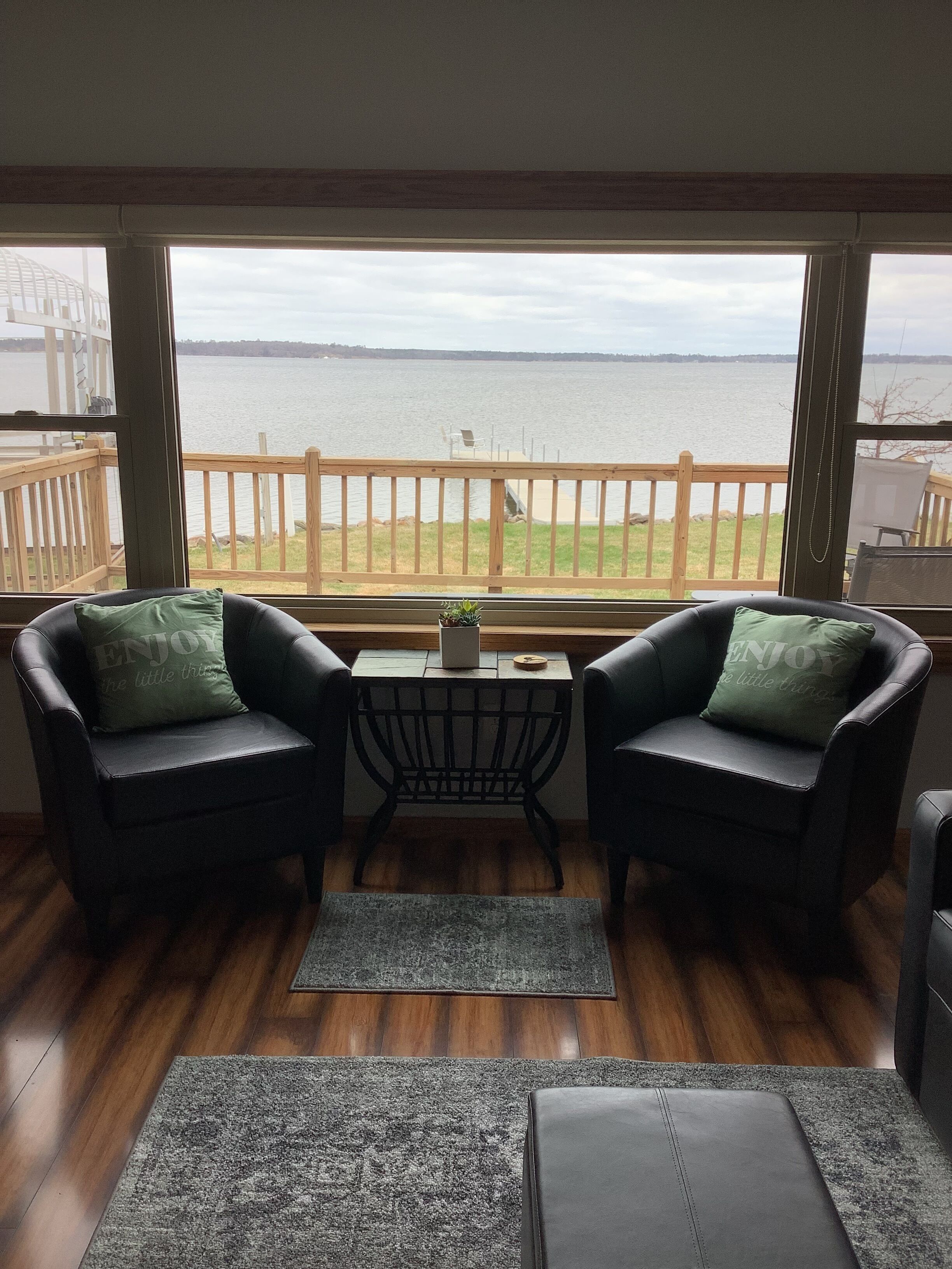 Smart TV, fireplace, video games, stereo
