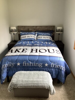 2 bedrooms, iron/ironing board, free WiFi, bed sheets