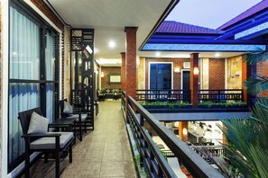 Terrace/patio - The Vials Canggu  (Canggu)