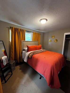 3 bedrooms, iron/ironing board, free WiFi, bed sheets - Modern Hill Top 3BR Walkable to UALR (Little Rock)