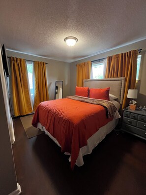 3 chambres, fer et planche à repasser, Wi-Fi gratuit, draps fournis