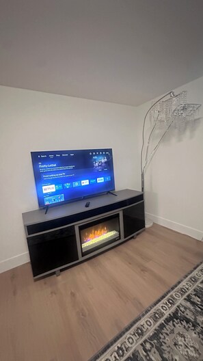 Interior - Modern 2-Bedroom House—Quiet & Close to Downtown, Nature Park and Avenir Centre (Riverview)