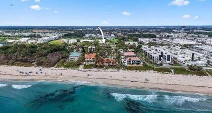 Ocean Ridge Gem | Walk to Sand + Private Yard C