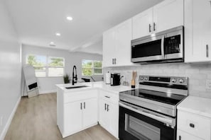 Fridge, microwave, oven, stovetop - Ocean Ridge Gem | Walk to Sand + Private Yard C (Boynton Beach)