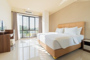 Departamento, balcón, vista al jardín | Escritorio, espacio para trabajar con laptop y wifi gratis