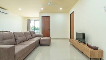 Apartment, Balcony, Garden View | Living area