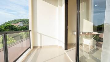 Apartment, Balcony, Garden View | Interior
