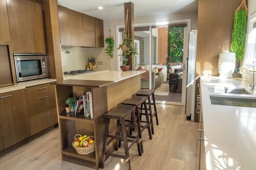 Whole family house. Sleeps 14. Pets welcome