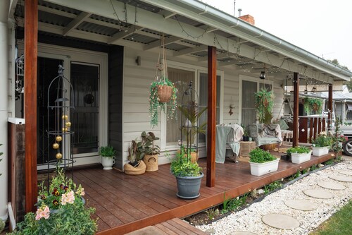 Whole family house. Sleeps 14. Pets welcome
