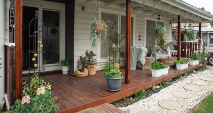 Whole family house. Sleeps 14. Pets welcome