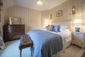 4 bedrooms, iron/ironing board, Internet, bed sheets - Virginia Cottage, Brandsby, Yorkshire (York)