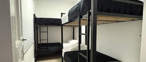 1 habitación, wifi y ropa de cama